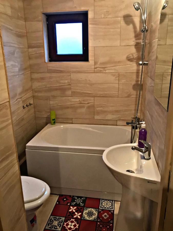 Ferienwohnung La Curtea Veche Lapus Exterior foto