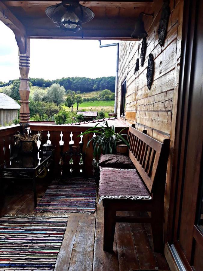 Ferienwohnung La Curtea Veche Lapus Exterior foto