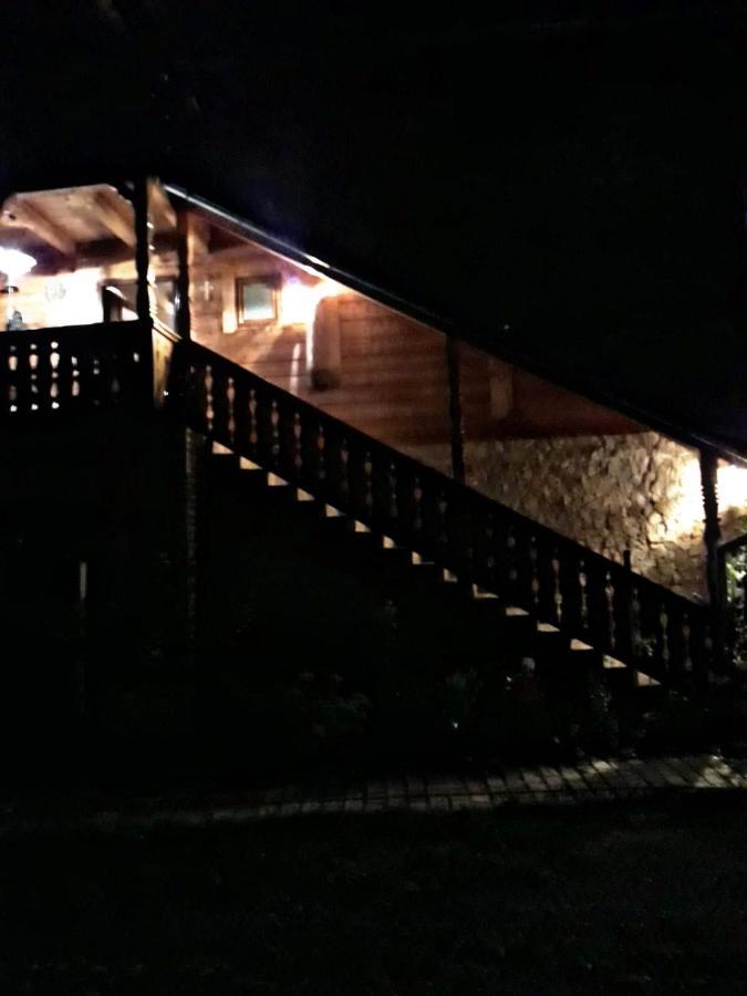Ferienwohnung La Curtea Veche Lapus Exterior foto