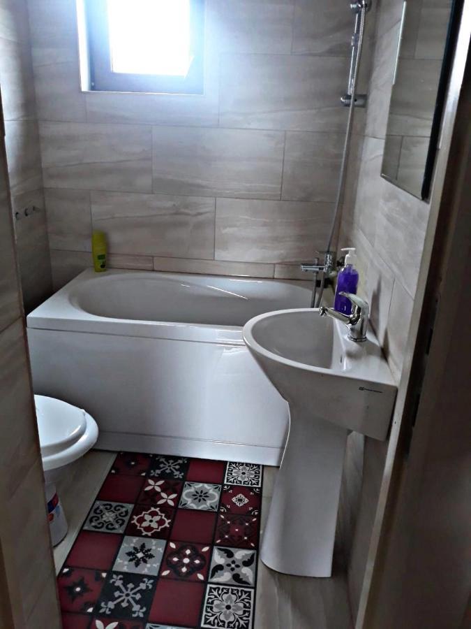 Ferienwohnung La Curtea Veche Lapus Exterior foto