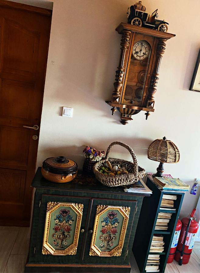 Ferienwohnung La Curtea Veche Lapus Exterior foto