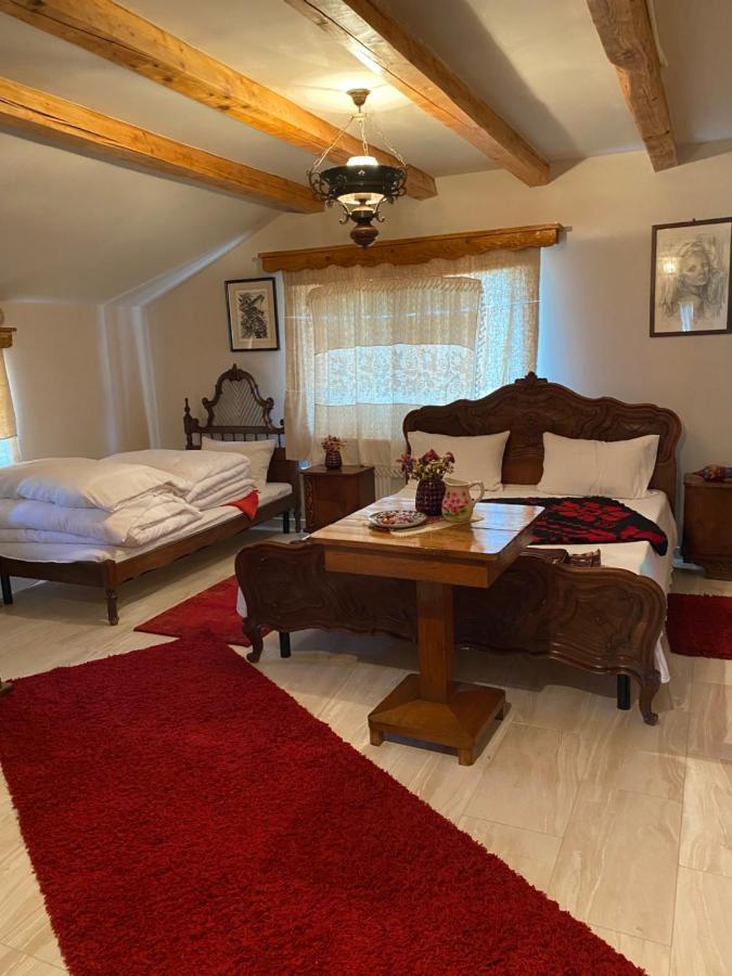 Ferienwohnung La Curtea Veche Lapus Exterior foto