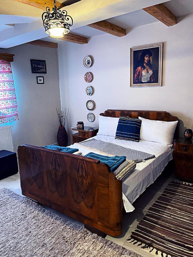 Ferienwohnung La Curtea Veche Lapus Exterior foto